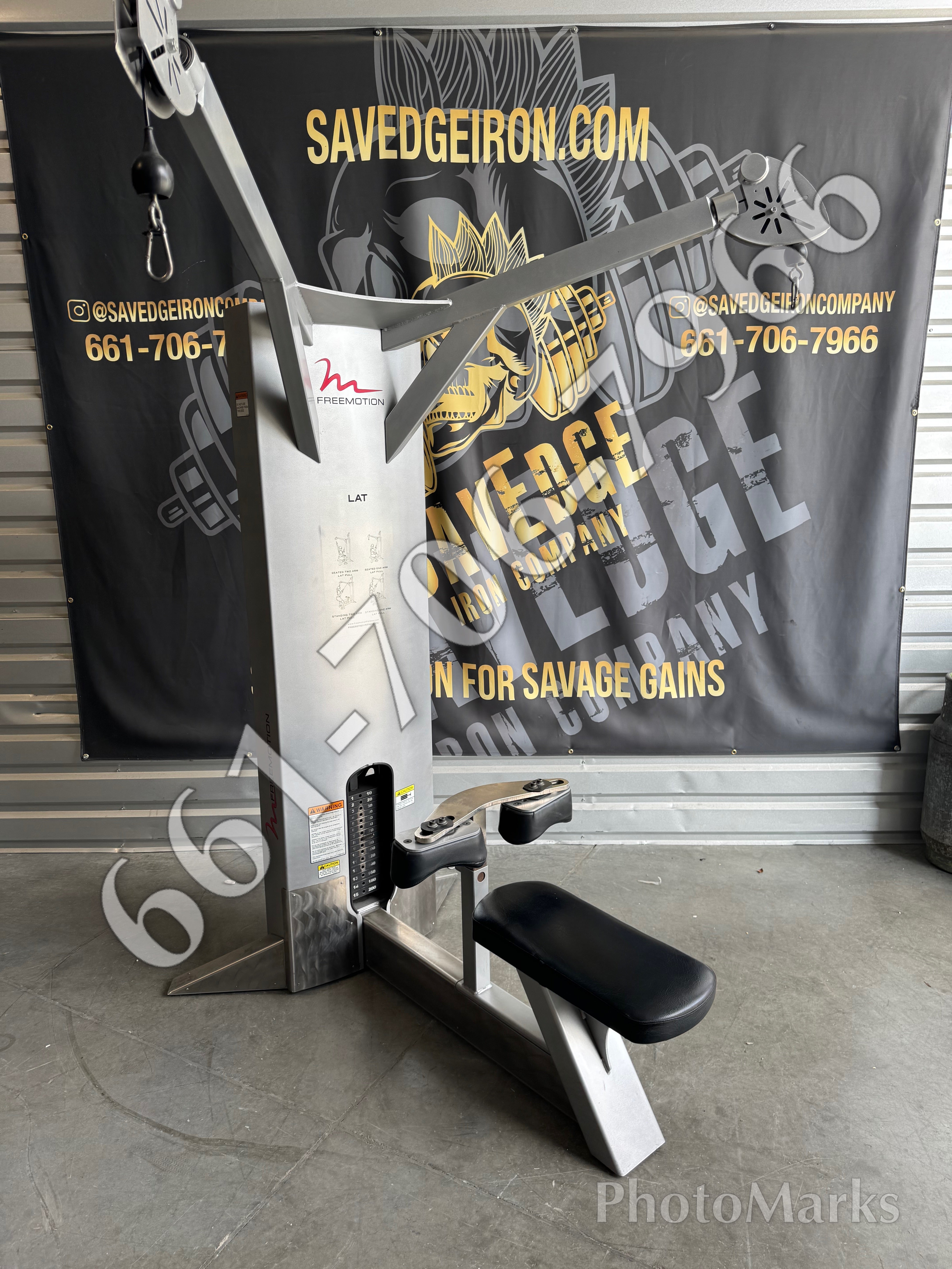 Free Motion Lat Pulldown