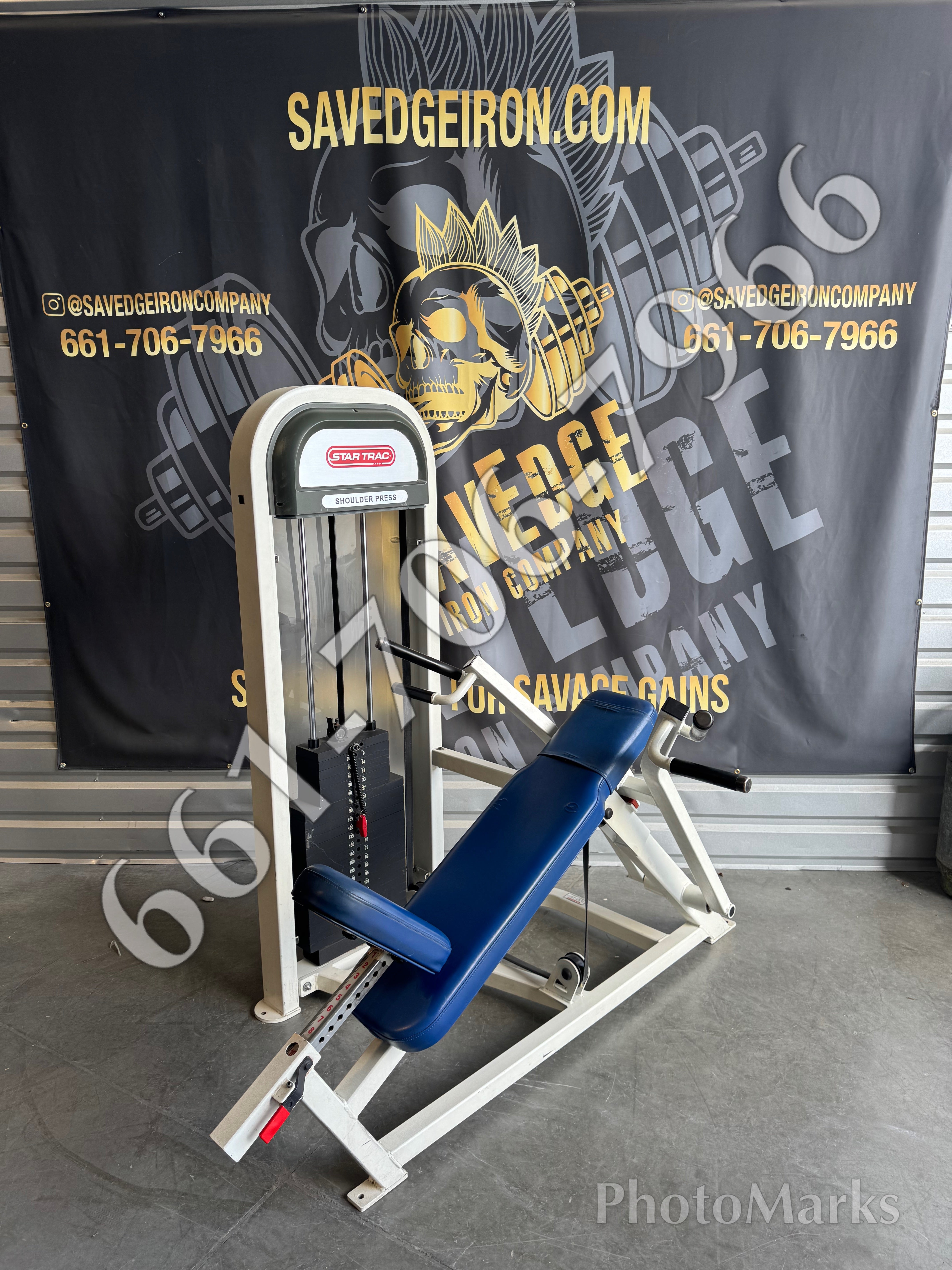 Star Trac Shoulder Press