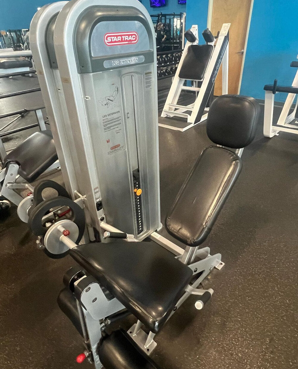 Star Trac Impact Leg Extension – Savedge Iron Company